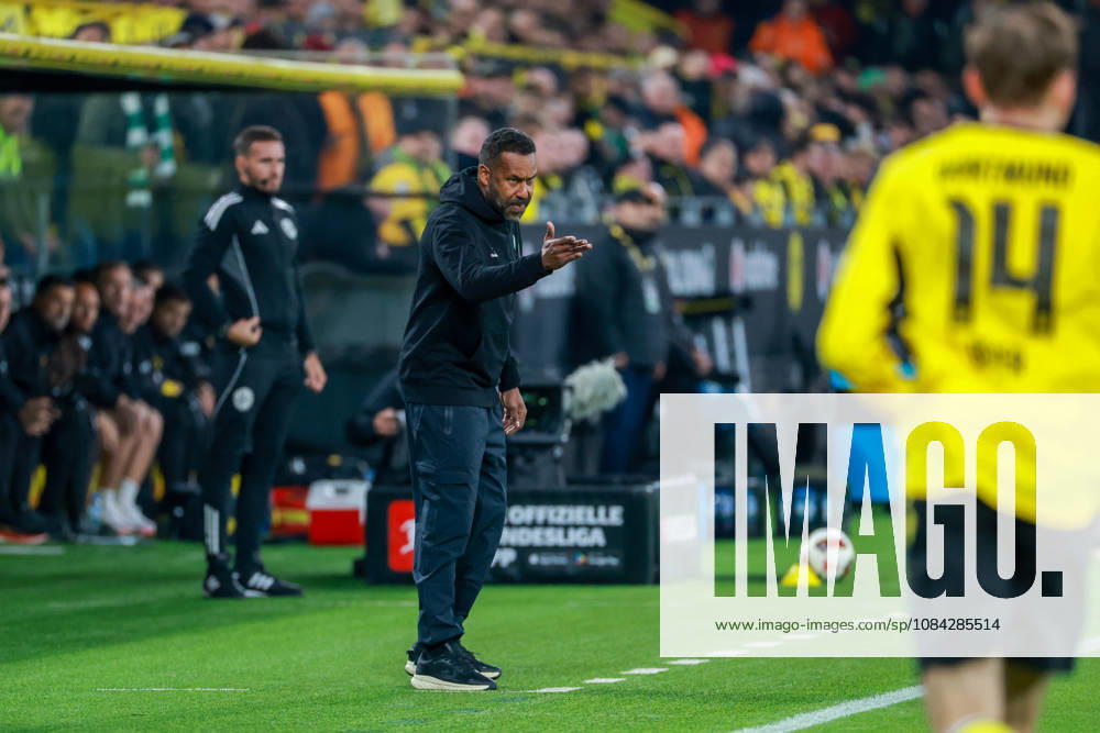 GER, Fussball, Herren, 1. Bundesliga, Saison 2026 2027, 5. Spieltag, Borussia Dortmund vs. SV Werder Bremen Daniel Thioune ( Cheftrainer Werder Bremen ) DFB DFL regulations prohibit any use of photographs as image sequences and or quasi-video Dortmund Signal Iduna Park Nordrhein-Westfalen Deutschland