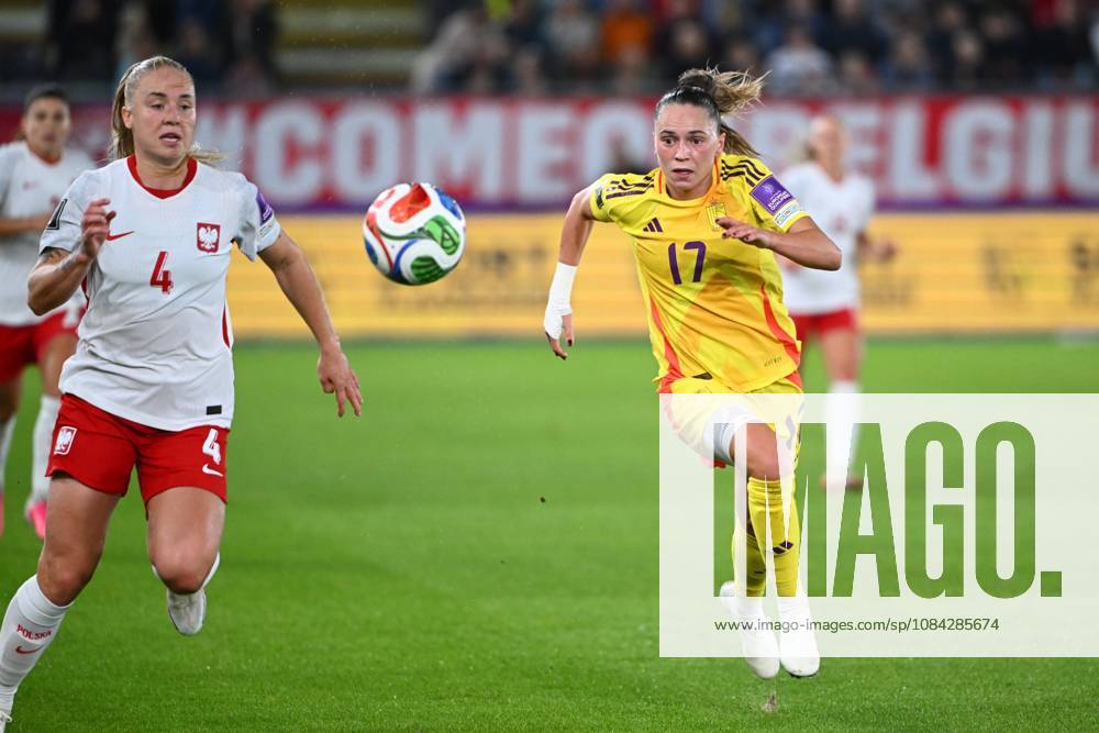 Belgium v Poland - FIFA Women s World Cup 2027 UEFA Qualifiers LEUVEN, BELGIUM - OCTOBER 09 : Paulina Dudek of Poland, Janssens Jill forward of Belgium during the FIFA Women s World Cup 2027 UEFA European Qualifiers play-offs round 1 path 2 first leg match between Belgium and Poland on October 9, 2026 in Leuven, Belgium, 09 10 2026 Leuven Belgium