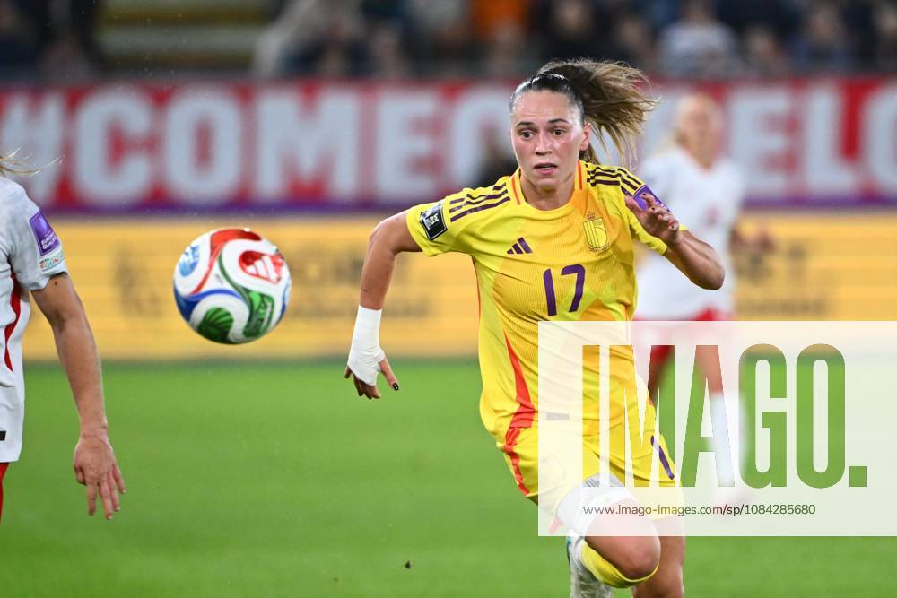 Belgium v Poland - FIFA Women s World Cup 2027 UEFA Qualifiers LEUVEN, BELGIUM - OCTOBER 09 : Paulina Dudek of Poland, Janssens Jill forward of Belgium during the FIFA Women s World Cup 2027 UEFA European Qualifiers play-offs round 1 path 2 first leg match between Belgium and Poland on October 9, 2026 in Leuven, Belgium, 09 10 2026 Leuven Belgium