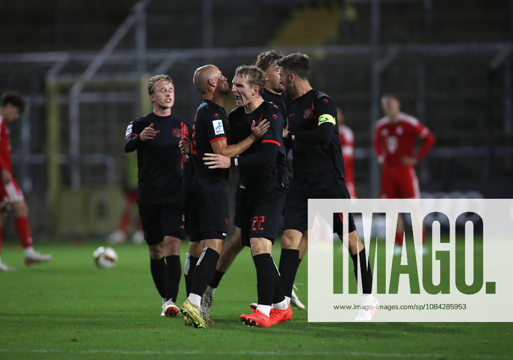 Fussball, Herren, Regionalliga Bayern, Saison 2026 2027, FC Bayern München II - SpVgg Unterhaching, Grünwalder Stadion 1:1 durch Cornelius Pfeiffer (SpVgg Unterhaching) Tor, Ausgleich, Jubel, Torjubel