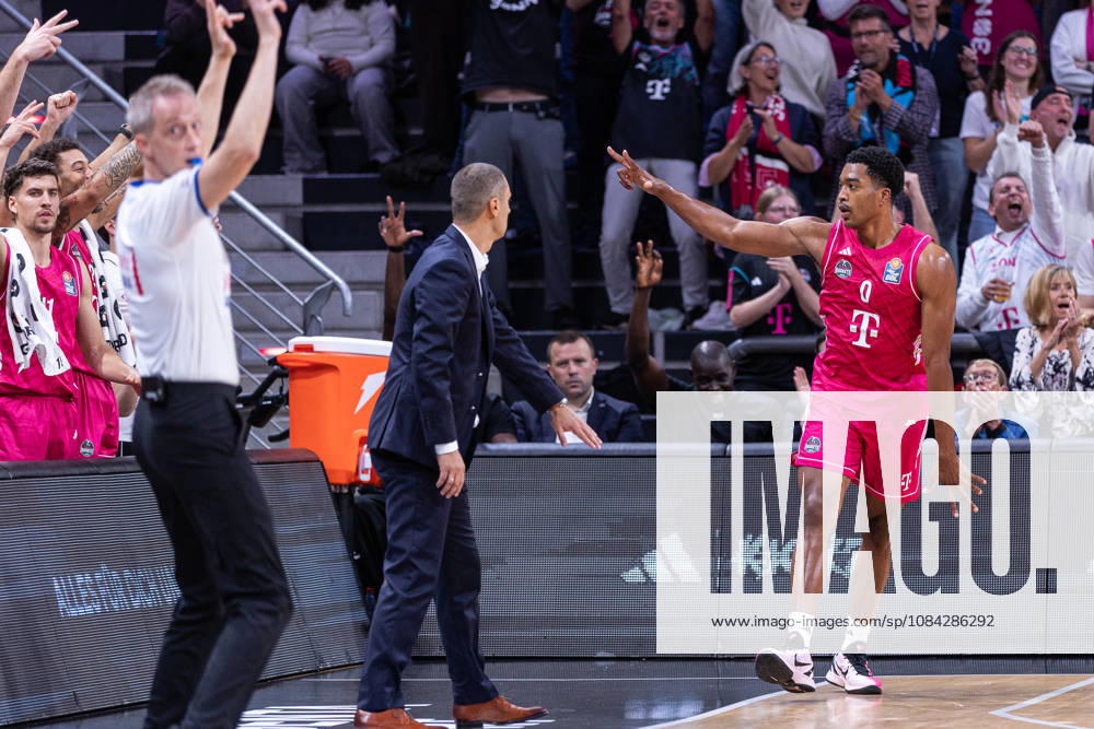 EasyCredit Basketball Bundesliga, Telekom Baskets Bonn vs. Science City Jena, 09.10.2026 Marcus Foster(Telekom Baskets Bonn 0) feiert einen Dreier mit der Bank -- easyCredit Basketball Bundesliga, Telekom Baskets Bonn vs. Science City Jena, 09.10.2026, Telekom Dome Bonn