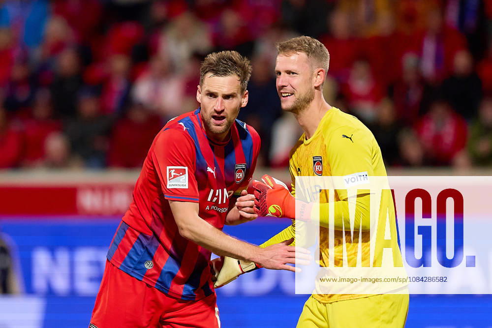 Patrick Mainka (1.FC Heidenheim, 06) und Thomas Daehne (1.FC Heidenheim, 33) klatschen ab, feiern eine gelungene Rettungsaktion GER, 1. FC Heidenheim 1846 vs. 1. FC Kaiserslautern, Fussball, 2. Bundesliga, 7. Spieltag, Spielzeit 2026 2027, 09.10.2026 DFL regulations prohibit any use of photographs as image sequences and or quasi-video. GER, 1. FC Heidenheim 1846 vs. 1. FC Kaiserslautern, Fussball, 2. Bundesliga, 7. Spieltag, Spielzeit 2026 2027, 09.10.2026 Heidenheim an der Brenz