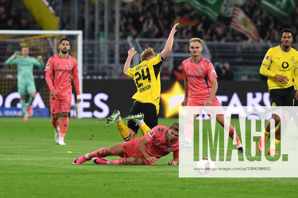 Niclas Fuellkrug (Werder Bremen) und Daniel Svensson (Borussia Dortmund) im Zweikampf waehrend des Spiels der 1. Bundesliga zwischen Borussia Dortmund und SV Werder Bremen, Signal Iduna Park am 09. October 2026 in Dortmund, Deutschland. (Foto von Ralf Treese DeFodi Images) +++ Niclas Fuellkrug (Werder Bremen) und Daniel Svensson (Borussia Dortmund) battle for the ball during the Bundesliga match between Borussia Dortmund and SV Werder Bremen at Signal Iduna Park on October 9, 2026 in Dortmund, Germany. (Photo by Ralf Treese DeFodi Images) DFB DFL REGULATIONS PROHIBIT ANY USE OF PHOTOGRAPHS AS IMAGE SEQUENCES AND OR QUASI-VIDEO. (Photo by Ralf Treese DeFodi Images) -