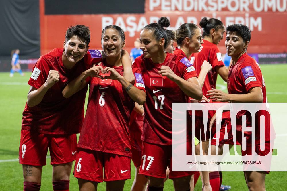 Turkiye v Slovenia - FIFA Women s World Cup 2027 European Qualifiers ISTANBUL, TURKIYE - OCTOBER 09: Selen Altunkulak (6) of Turkiye celebrates with her teammates after scoring a goal during the FIFA Women s World Cup 2027 European Qualifiers Play-offs Round 1 First Leg between Turkiye and Slovenia at Pendik Stadium in Istanbul, Turkiye, on October 09, 2026. Didem Mente Anadolu Istanbul Turkey. Editorial use only. Please get in touch for any other usage.
