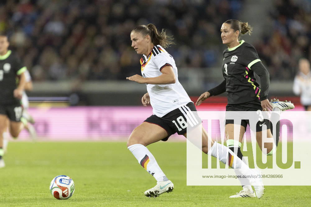 GER, Karlsruhe, football, womens football, International Friendly, Länderspiel, Nationalmannschaft Germany vs. Australia in the picture f.l.: Melissa Koessler (Germany 18), runs to score the 2:0 for germany 09.10.2026, BBBank Wildpark Karlsruhe DFB REGULATIONS PROHIBIT ANY USE OF PHOTOGRAPHS AS IMAGE SEQUENCES AND OR QUASI-VIDEO, Karlsruhe BBBank Wildpark Baden-Wuerttemberg Germany