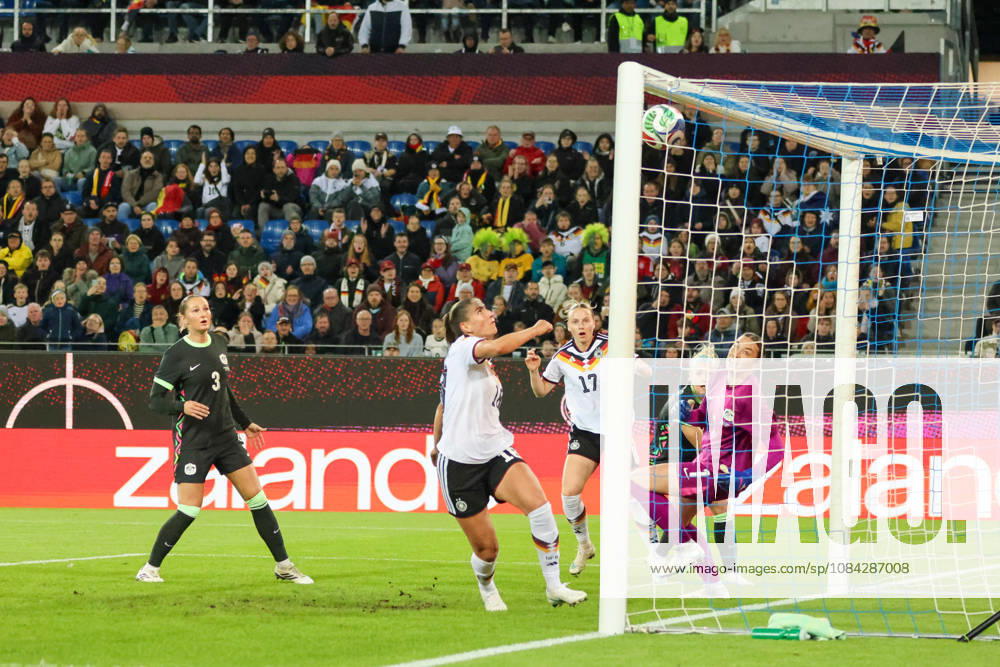 Karlsruhe, Deutschland: 09.10.2026 - Länderspiel Freundschaftsspiel - Deutschland Frauen vs. Australien Frauen Im Bild: Torschützin Melissa Kössler Koessler (Deutschland) macht das Tor zum 1:0 für Deutschland
