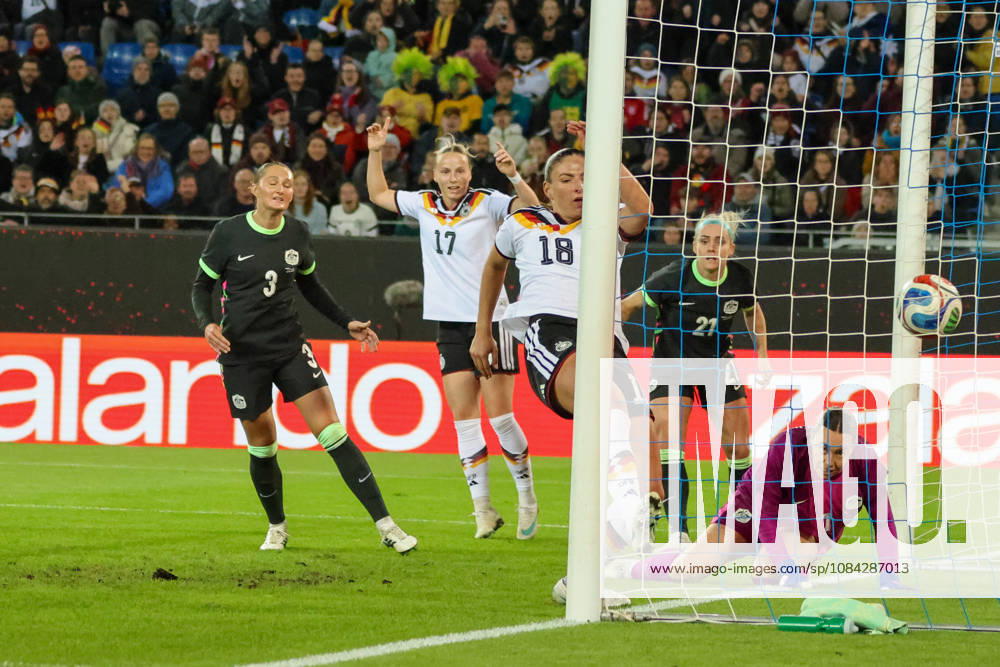 Karlsruhe, Deutschland: 09.10.2026 - Länderspiel Freundschaftsspiel - Deutschland Frauen vs. Australien Frauen Im Bild: Torschützin Melissa Kössler Koessler (Deutschland) macht das Tor zum 1:0 für Deutschland