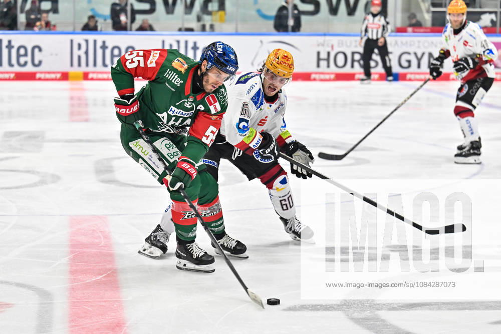Penny DEL; Augsburger Panther - Fischtown Pinguins, 09.10.2026 AUGSBURG, GERMANY; 09. OCTOBER: im Duell Ryan BUTTON (Augsburger Panther 55) und Keean WASHKURAK (Fischtwon Pinguins 60) während dem Match der Penny DEL zwischen den Augsburger Panthern und den Fischtown Pinguins am 7. Spieltag im Curt Frenzel Stadion