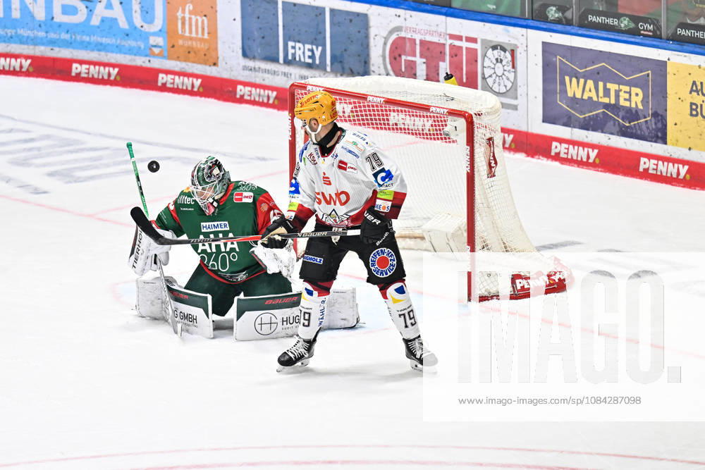Penny DEL; Augsburger Panther - Fischtown Pinguins, 09.10.2026 AUGSBURG, GERMANY; 09. OCTOBER: im Bild Tobias ANCICKA (Augsburger Panther 45) und Colt CONRAD (Fischtown Pinguins 79) während dem Match der Penny DEL zwischen den Augsburger Panthern und den Fischtown Pinguins am 7. Spieltag im Curt Frenzel Stadion