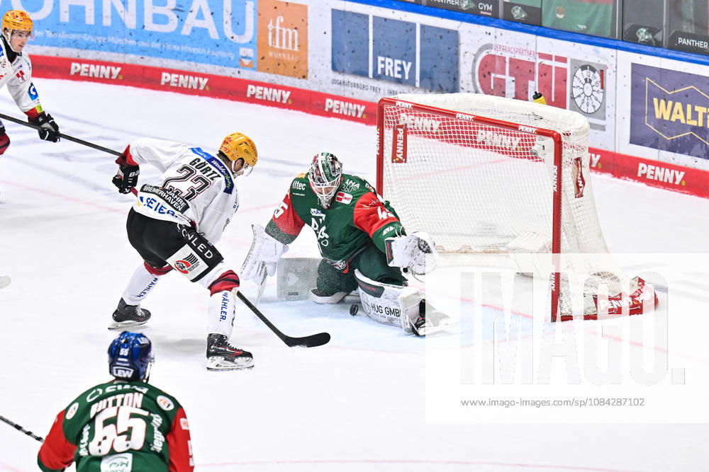 Penny DEL; Augsburger Panther - Fischtown Pinguins, 09.10.2026 AUGSBURG, GERMANY; 09. OCTOBER: Max GÖRTZ (Fischtown Pinguins 23) scheitert freistehend vor Tobias ANCICKA (Augsburger Panther 45) während dem Match der Penny DEL zwischen den Augsburger Panthern und den Fischtown Pinguins am 7. Spieltag im Curt Frenzel Stadion