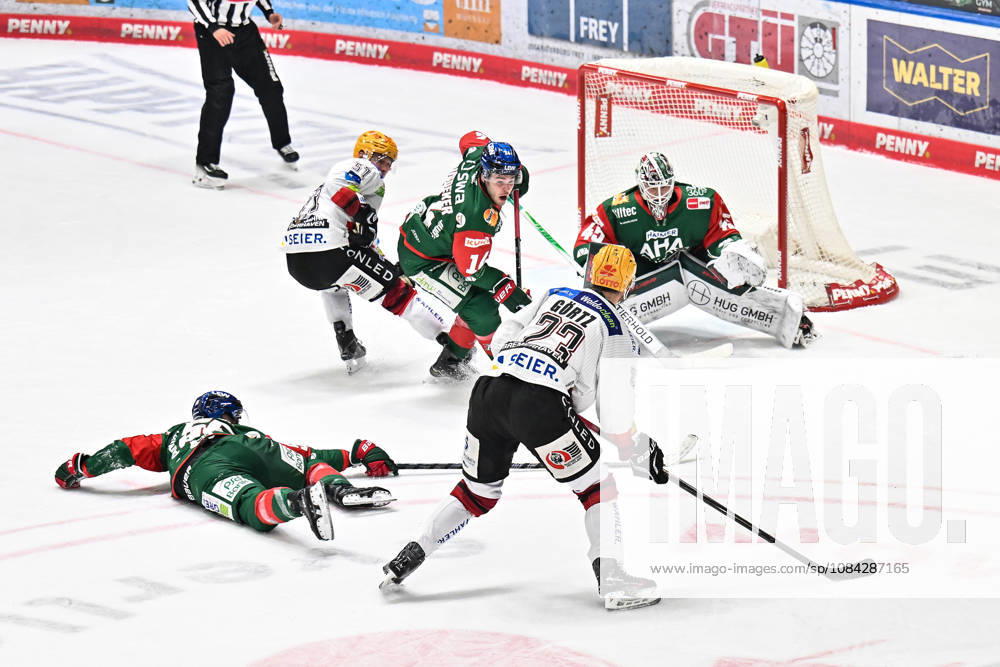 Penny DEL; Augsburger Panther - Fischtown Pinguins, 09.10.2026 AUGSBURG, GERMANY; 09. OCTOBER: v. l. Ryan BUTTON (Augsburger Panther 55), Max GÖRTZ (Fischtown Pinguins 23), Andy MIELE (Fischtown Pinguins 51), D. J. BUSDEKER (Augsburger Panther 14) und Tobias ANCICKA (Augsburger Panther 45) während dem Match der Penny DEL zwischen den Augsburger Panthern und den Fischtown Pinguins am 7. Spieltag im Curt Frenzel Stadion