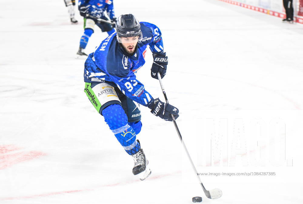 Straubing Tigers vs. Iserlohn Roosters, Eishockey, Deutsche Eishockey Liga, Penny DEL, 7.Spieltag, Saison 2026 2027, 09.10.2026 Spencer Kersten (Straubing Tigers), Eishockey Herren, Deutsche Eishockey Liga, Penny DEL, 5.Spieltag, Saison 2026 2027 am 09.10.2026 im Eisstadion am Pulverturm, Straubing Tigers (blau) gegen Iserlohn Roosters (weiss)