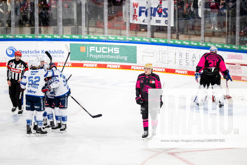 Eishockey - Saison 2026 2027 - Penny DEL - Nürnberg Ice Tigers Icetigers - Adler Mannheim - ThHa - - William Dufour (25, Nürnberg Ice Tigers, NIT ) traurig, enttäuscht