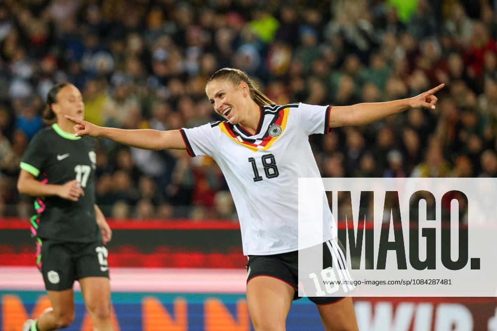 Karlsruhe, Deutschland: 09.10.2026 - Länderspiel Freundschaftsspiel - Deutschland Frauen vs. Australien Frauen Im Bild: Torschützin Melissa Kössler Koessler (Deutschland) macht das Tor zum 2:0 für Deutschland und jubelt
