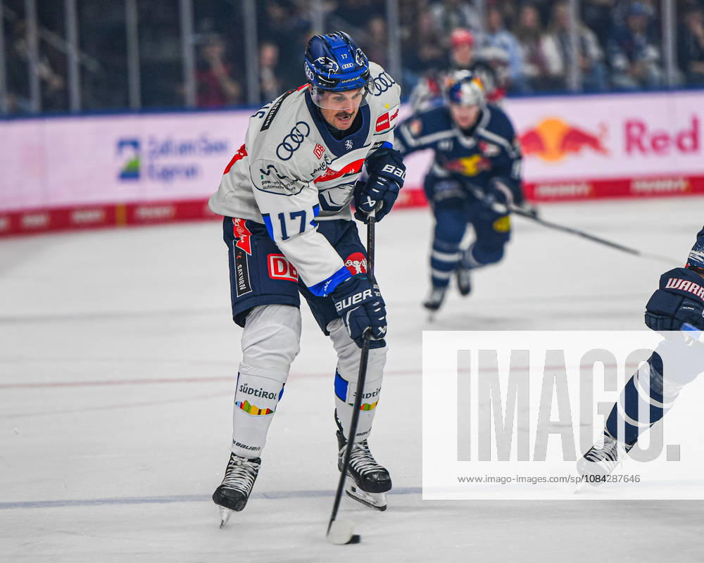 München, Deutschland. PENNY DEL, Deutsche Eishockey Liga, Saison 2026 27, 7. Spieltag: EHC Red Bull München gegen ERC Ingolstadt im SAP Garden in München. Taro Hirose (EHC Red Bull München) beim Pass, beim Zuspiel, bei der Puckabgabe