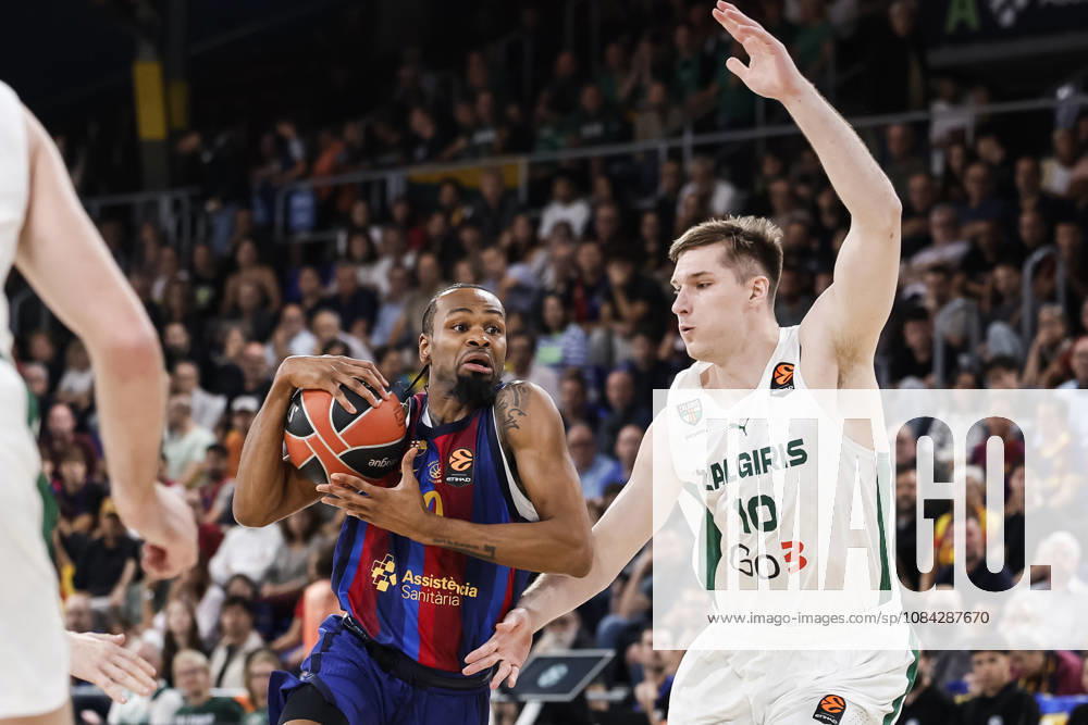 Kevin Paunter of FC Barcelona, Barca and Azuolas Tubelis Of Zalgiris Kaunas in action during the EuroLeague League Phase MD 4 match played between FC Barcelona and Zalgiris Kaunas at Palau Blaugrana on October 09, 2026 in Barcelona, Spain. FC Barcelona V Zalgiris Kaunas - Euroleague 2026 2027 - ZUMAa181 20261009_zaa_a181_276