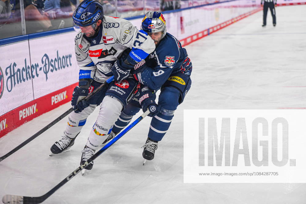 München, Deutschland. PENNY DEL, Deutsche Eishockey Liga, Saison 2026 27, 7. Spieltag: EHC Red Bull München gegen ERC Ingolstadt im SAP Garden in München. Tobias Rieder (EHC Red Bull München) mit Riley Barber (ERC Ingolstadt) im Zweikampf, im Duell, im Kampf um den Puck