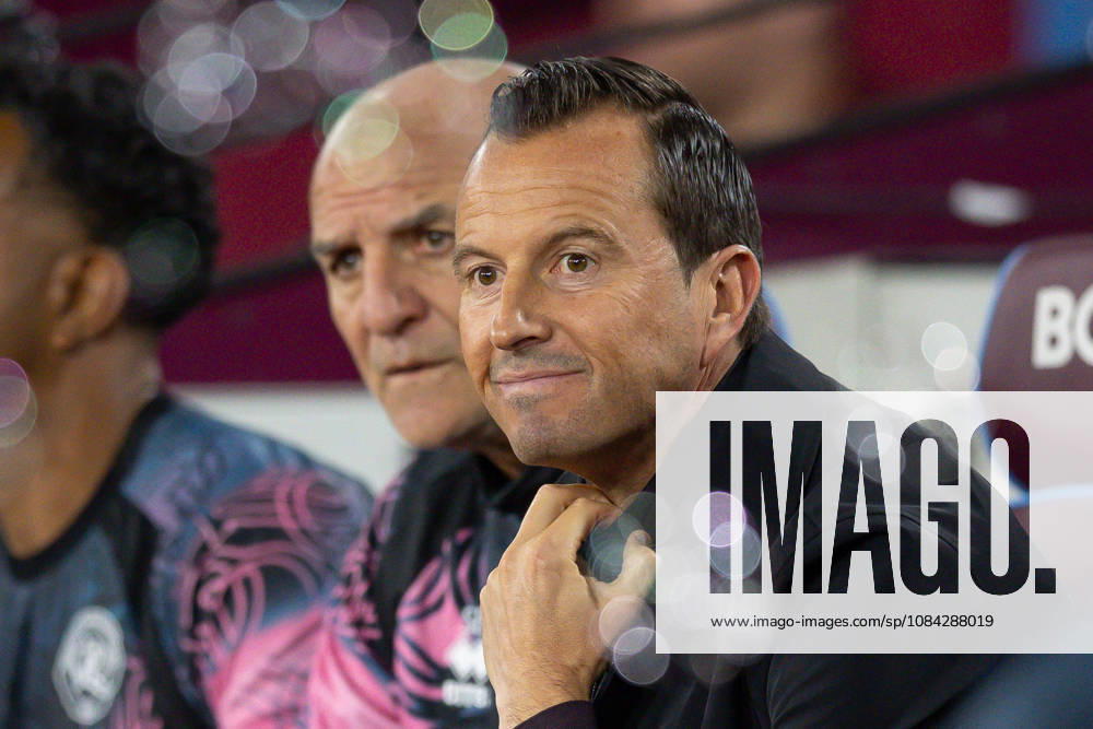 West Ham United v Queens Park Rangers, EFL Sky Bet Championship, EFL, Football, London Stadium, London, UK - 09 Oct 2026 Queens Park Rangers Head Coach Julien Stephan London London Stadium Stratford GBR, UK NEWSPAPERS OUT