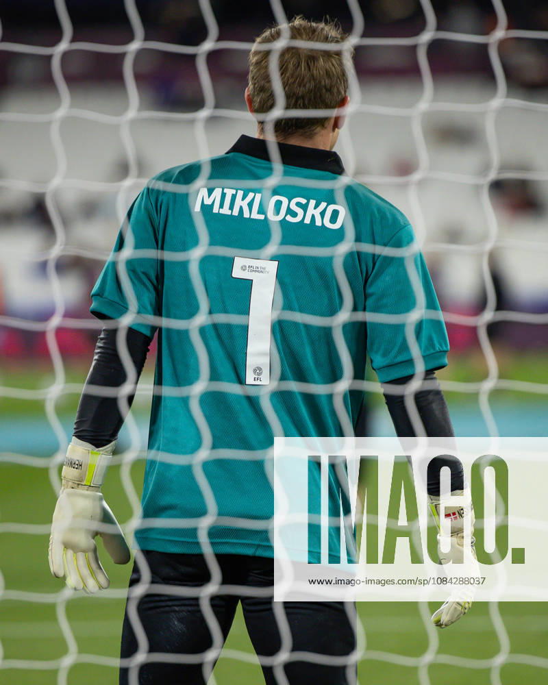 West Ham United v Queens Park Rangers, EFL Sky Bet Championship, EFL, Football, London Stadium, London, UK - 09 Oct 2026 Mads Hermansen of West Ham United wears a shirt in tribute to Ex West Ham Goalkeeper Ludek Miklosko during the pre-match warm up London London Stadium Stratford GBR, UK NEWSPAPERS OUT