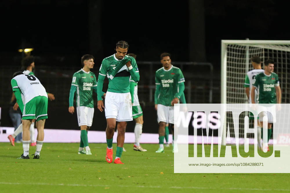Fußball, Herren, Regionalliga Bayern, Saison 2026 2027, 13. Spieltag: FC Schweinfurt 05 - SC Eltersdorf Morris Adelabu (FC Schweinfurt 05, 27) bedient Schweinfurt Riedel-Bau-Arena im Sachs-Stadio Bayern Unterfranken Deutschland