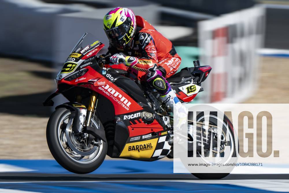 11th stage of the Superbike World Championship, WM, Weltmeisterschaft Estoril, 09 10 2026 - Alvaro Bautista (19), Barni Spark Racing rider, during free practice 2, of the 11th round of the SBK world championship, at the Estoril circuit Portugal Lisbon portugal