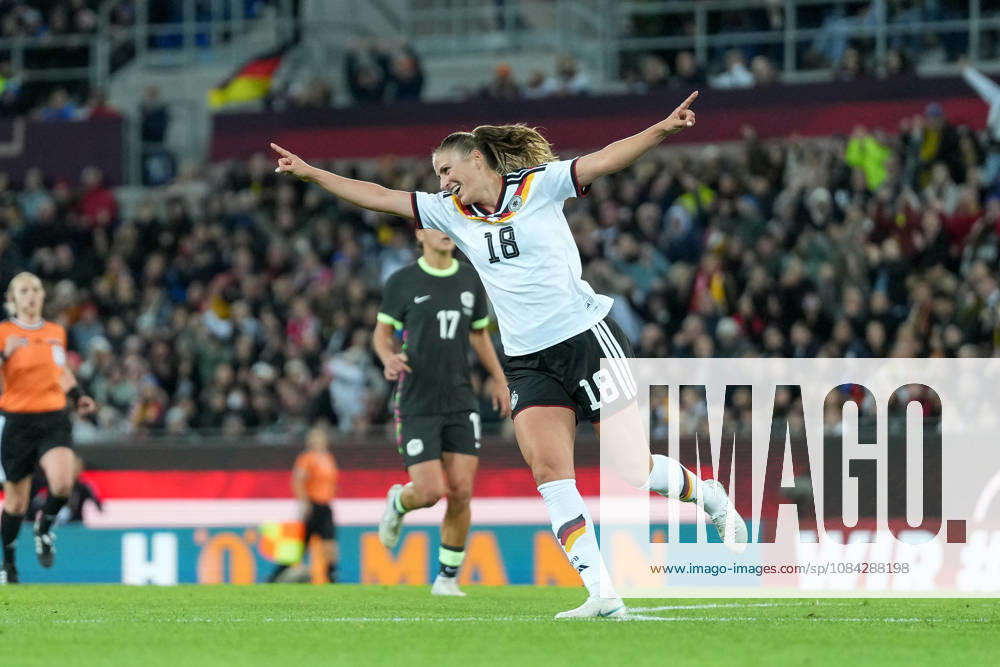 Melissa Kössler Melissa Koessler (Deutschland Frauen-Nationalmannschaft, 18) Torjubel, Emotionen, Torschuss, Abschluss, Torerfolg, Tor, Treffer , Deutschland, Fussball, Länderspiel, Freundschaftsspiel, Testspiel, 2026 2027, Deutschland vs. Australien, 09.10.2026, BBBank Wildpark, Karlsruhe Karlsruhe BBBank Wildpark Baden-Wuerttemberg Deutschland