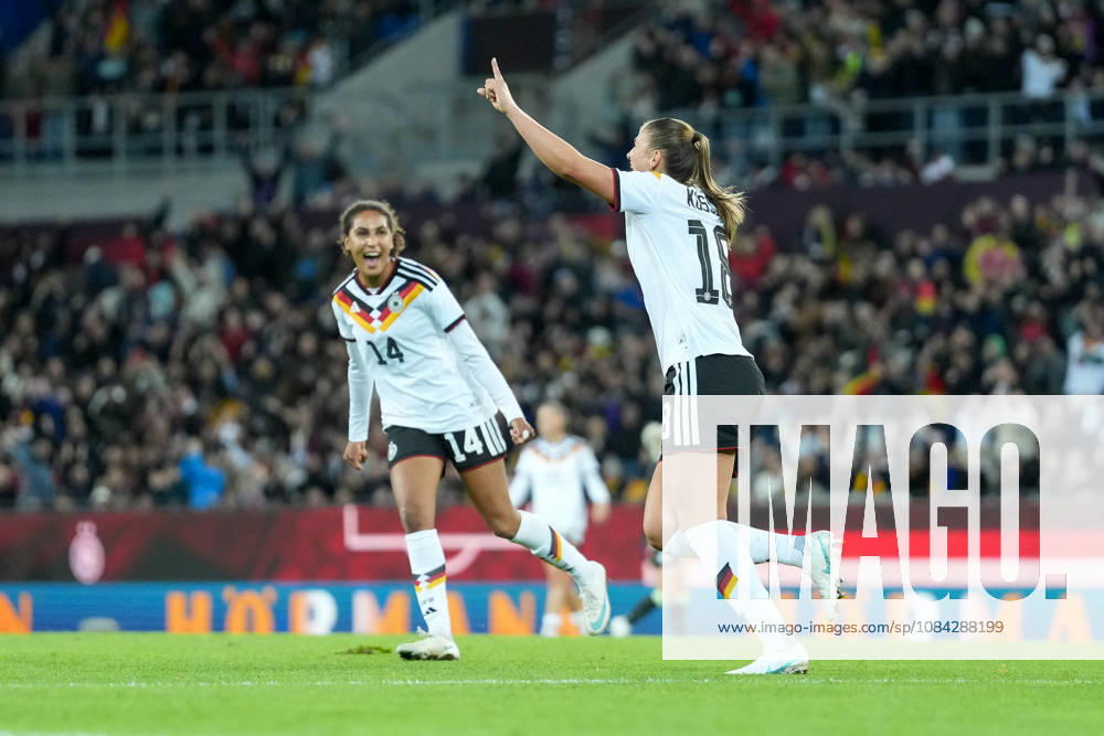 Cora Zicai (Deutschland Frauen-Nationalmannschaft, 14), Melissa Kössler Melissa Koessler (Deutschland Frauen-Nationalmannschaft, 18), Torjubel, Emotionen, Torschuss, Abschluss, Torerfolg, Tor, Treffer , Deutschland, Fussball, Länderspiel, Freundschaftsspiel, Testspiel, 2026 2027, Deutschland vs. Australien, 09.10.2026, BBBank Wildpark, Karlsruhe Karlsruhe BBBank Wildpark Baden-Wuerttemberg Deutschland