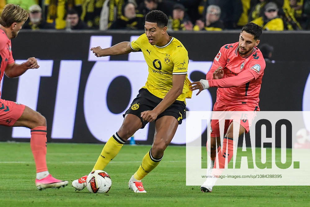 V. li. im Zweikampf Jobe Bellingham (Dortmund 7) Ludovit Reis (Bremen 15) 09.10.2026 ¢ Fussball ¢ Borussia Dortmund vs SV Werder Bremen, Signal Iduna Park, Dortmund, DFB DFL REGULATIONS PROHIBIT ANY USE OF PHOTOGRAPHS AS IMAGE SEQUENCES AND OR QUASI-VIDEO NRW Germany