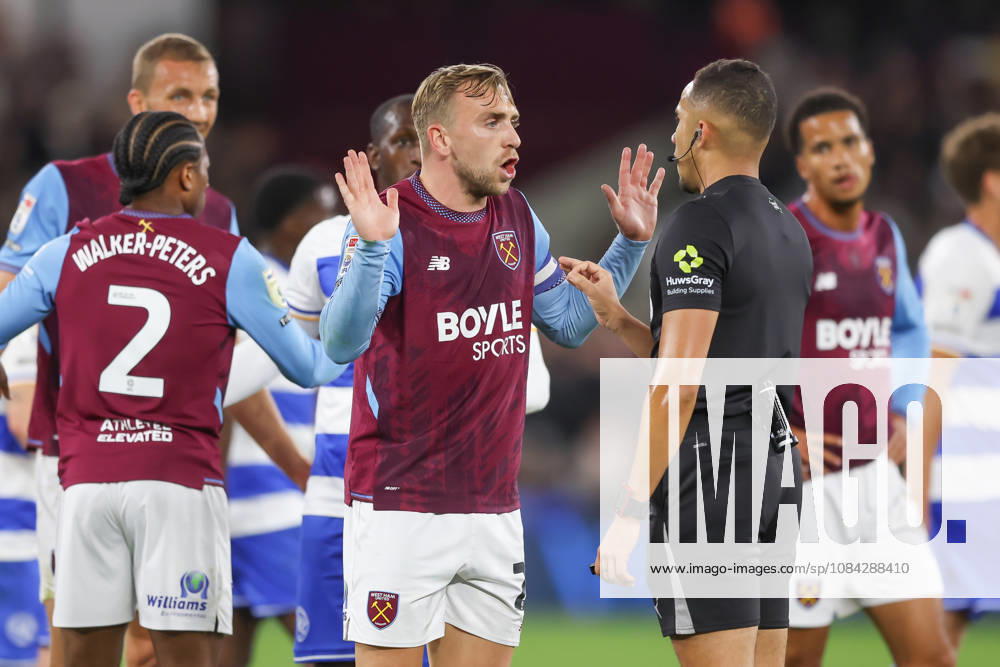 West Ham United v Queens Park Rangers, EFL Sky Bet Championship, EFL, Football, London Stadium, London, UK - 09 Oct 2026 Jarrod Bowen of West Ham United pleads with Referee Ruebyn Ricardo London London Stadium Stratford GBR, UK NEWSPAPERS OUT