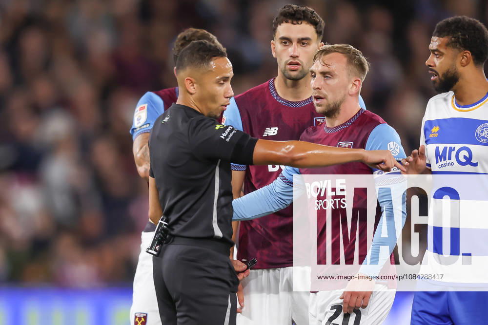 West Ham United v Queens Park Rangers, EFL Sky Bet Championship, EFL, Football, London Stadium, London, UK - 09 Oct 2026 Jarrod Bowen of West Ham United pleads with Referee Ruebyn Ricardo London London Stadium Stratford GBR, UK NEWSPAPERS OUT