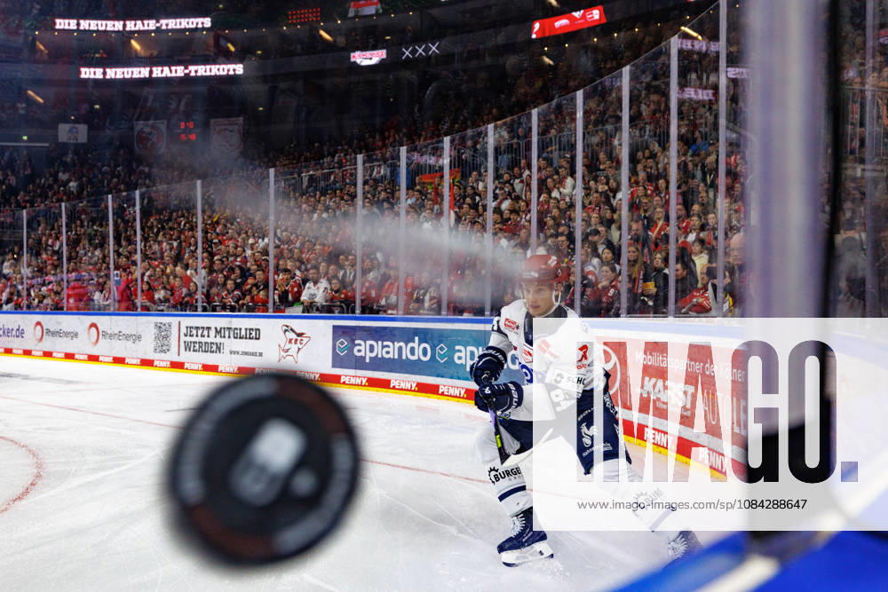 COLONGE, GERMANY - 9 OCTOBER 2026: Image shows Bassen Boaz (Schwenninger Wild Wings, 64) during PENNY DEL 2026 27 Regular Season, Matchday 7: Kölner Haie vs Schwenninger Wild Wings at LANXESS arena on 9 10 2026 in Colonge, Germany. Germany