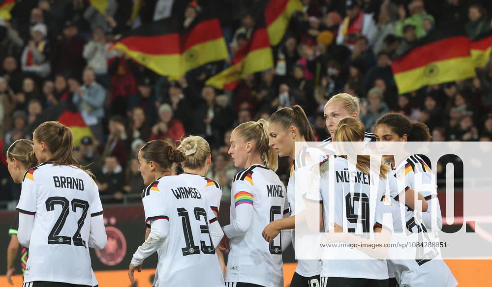 Karlsruhe , Fußball Länderspiel Frauen Deutschland vs. Australien , Jubel Deutschland