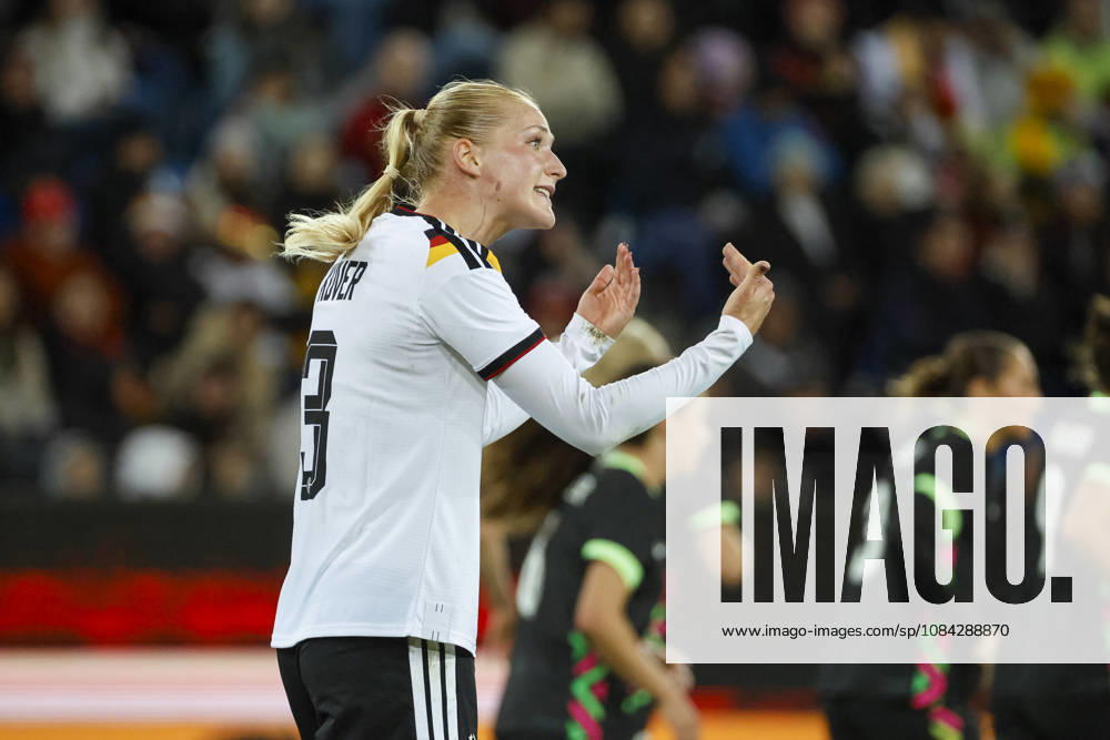 Camilla Küver, Kuver (Deutschland, 03), Mimik, Gesichtsausdruck, Emotion , Deutschland, Fussball, Frauen, Freundschaftsspiel, 2026, Deutschland vs. Australien, 09.10.2026, Karlsruhe BBBank Wildpark Deutschland