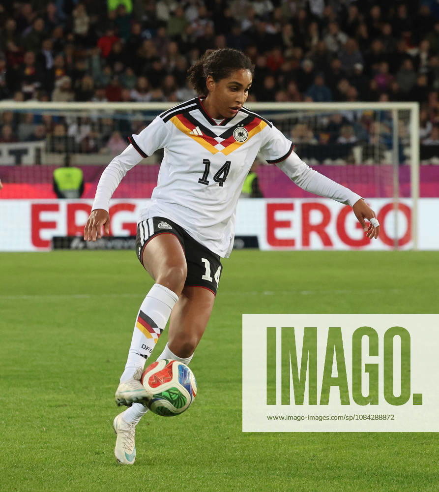 Karlsruhe , Fußball Länderspiel Frauen Deutschland vs. Australien , Cora Zicai ( GER )
