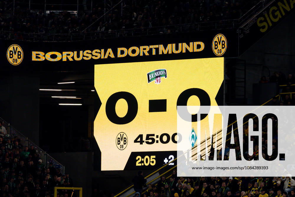 Dortmund, Deutschland 09. Oktober 2026: 1. BL - 2026 2027 - Sp. 5 - Borussia Dortmund gegen SV Werder Bremen Im Bild: Die Anzeigetafel Videoleinwand mit dem Halbzeitergebnis: Borussia Dortmund - Werder Bremen 0:0 DFL DFB regulations prohibit any use of photographs as image sequences and or quasi-video. Signal Iduna Park Nordrhein Westfalen