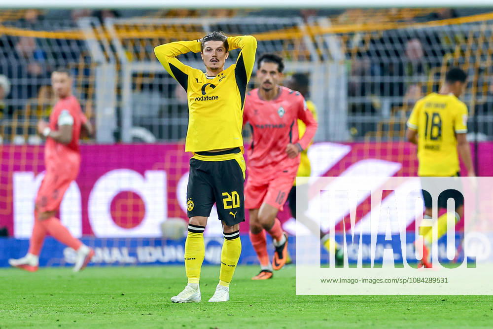 Fußball, Borussia Dortmund - SV Werder Bremen, 1. Fußball Bundesliga, 05. Spieltag, Signal Iduna Park, Saison 2026 27: Marcel Sabitzer (BVB 20) enttäuscht Enttäuschung gestikulierend auf dem Spielfeld nach verschossener Torchance DFB regulations prohibit any use of photographs as image sequences and or quasi-video. Nordrhein-Westfalen Deutschland