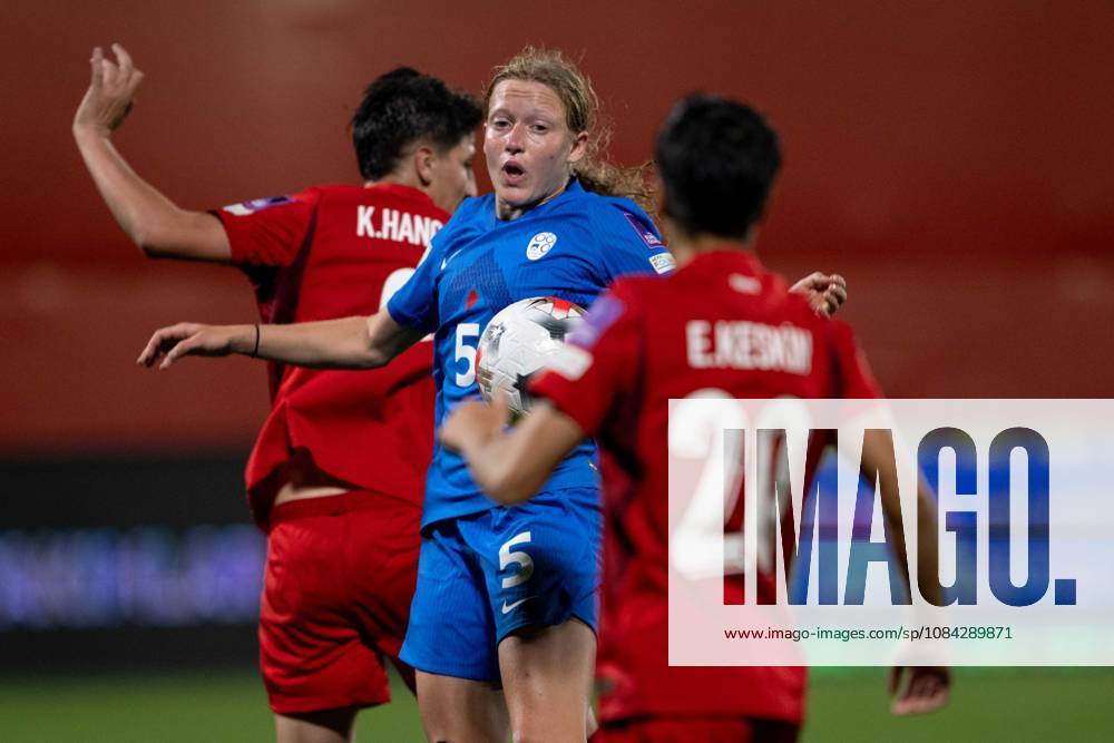 Turkiye v Slovenia - FIFA Women s World Cup 2027 European Qualifiers ISTANBUL, TURKIYE - OCTOBER 09: Naja Mihelic (5) of Slovenia competes during the FIFA Women s World Cup 2027 European Qualifiers Play-offs Round 1 First Leg between Turkiye and Slovenia at Pendik Stadium in Istanbul, Turkiye, on October 09, 2026. Didem Mente Anadolu Istanbul Turkey. Editorial use only. Please get in touch for any other usage.