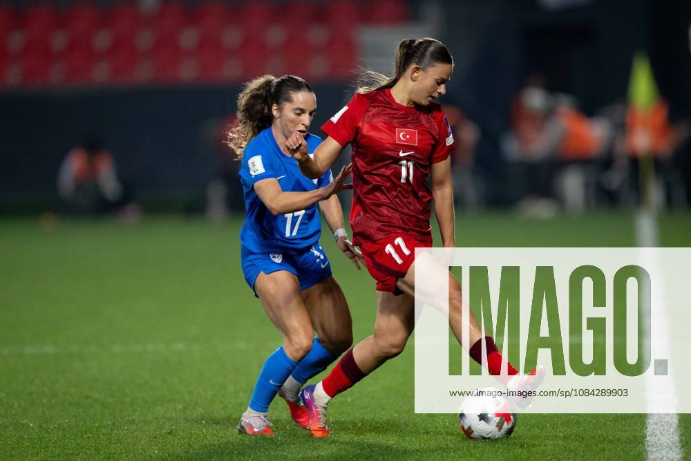 Turkiye v Slovenia - FIFA Women s World Cup 2027 European Qualifiers ISTANBUL, TURKIYE - OCTOBER 09: Tuana Mahmoud (11) of Turkiye competes during the FIFA Women s World Cup 2027 European Qualifiers Play-offs Round 1 First Leg between Turkiye and Slovenia at Pendik Stadium in Istanbul, Turkiye, on October 09, 2026. Didem Mente Anadolu Istanbul Turkey. Editorial use only. Please get in touch for any other usage.