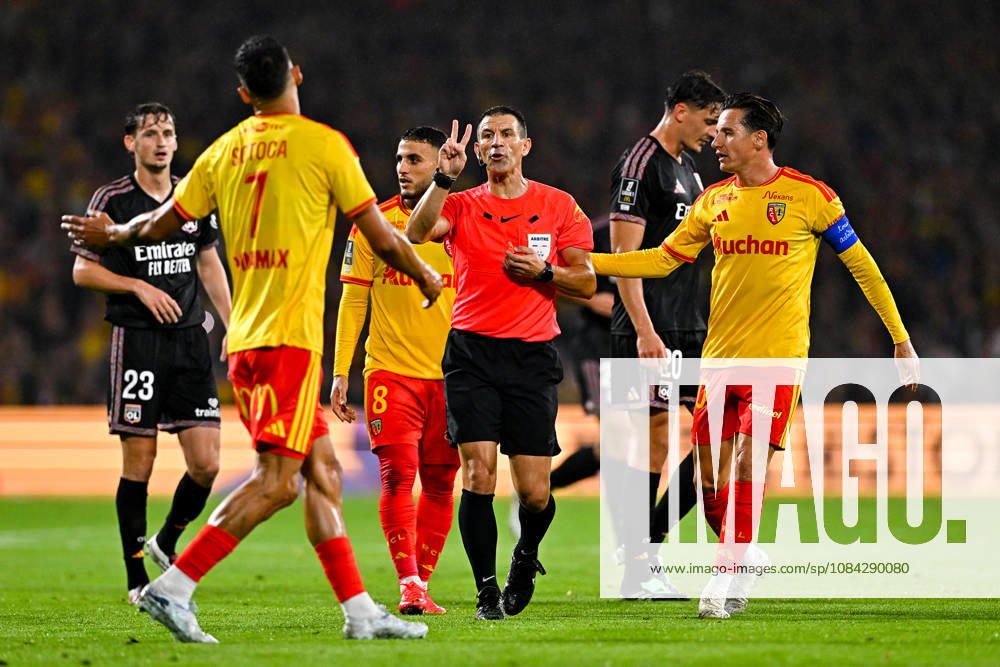 RC Lens v Olympique Lyonnais - Ligue 1 McDonald s 2026 2027 Jeremy STINAT, referee and Florian SOTOCA, Florian THAUVIN of Lens during Ligue 1 McDonald s match between Lens and Lyon at Stade Bollaert-Delelis on October 9, 2026 in Lens, France. Lens France