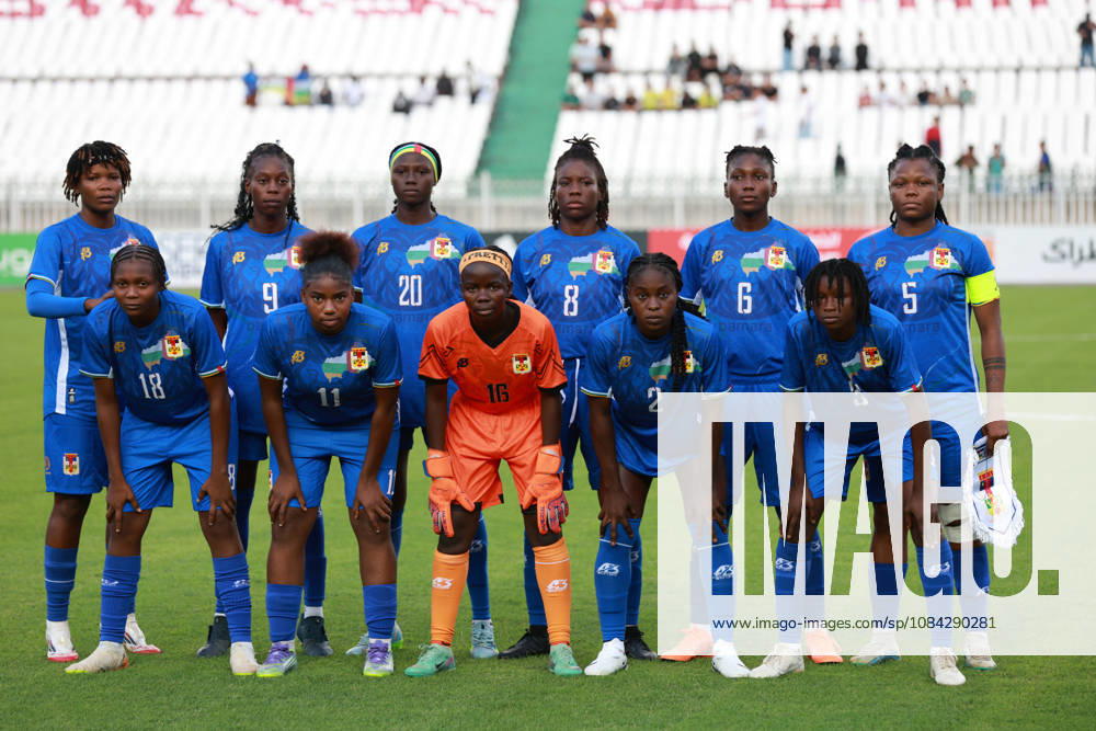 Algerie vs Republique centrafricaine feminine (Qualifications JO Les titulaires de Republique centrafricaine posent pour une photo de groupe avant le match Algerie contre Republique centrafricaine feminine, Qualifications JO Los Angeles 2028, au Stade de 5 Juillet a Alger, en Algerie, le 09 Octobre 2026 (Photo By Billel Bensalem APP Images) Alger Algerie