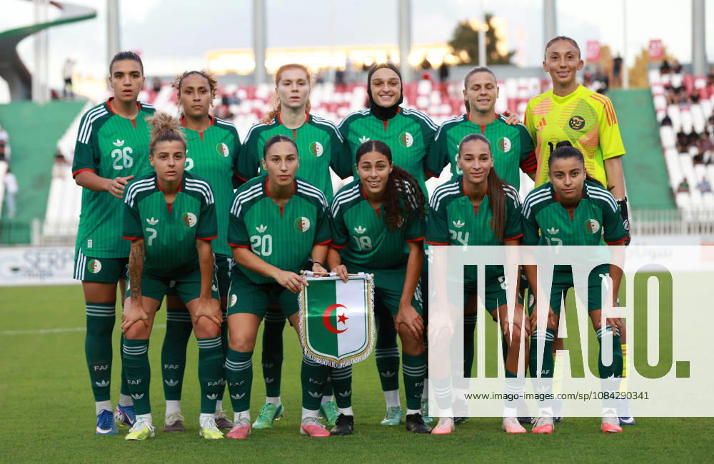 Algerie vs Republique centrafricaine feminine (Qualifications JO Les titulaires algeriens posent pour une photo de groupe avant le match Algerie contre Republique centrafricaine feminine, Qualifications JO Los Angeles 2028, au Stade de 5 Juillet a Alger, en Algerie, le 09 Octobre 2026 (Photo By Billel Bensalem APP Images) Alger Algerie