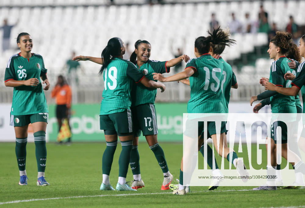 Algerie vs Republique centrafricaine feminine (Qualifications JO les Joueuse d Algerie celebre le Bute contre Republique centrafricaine, lors du match Algerie contre Republique centrafricaine feminine, Qualifications JO Los Angeles 2028, au Stade de 5 Juillet a Alger, en Algerie, le 09 Octobre 2026 (Photo By Billel Bensalem APPImages) Alger Algerie