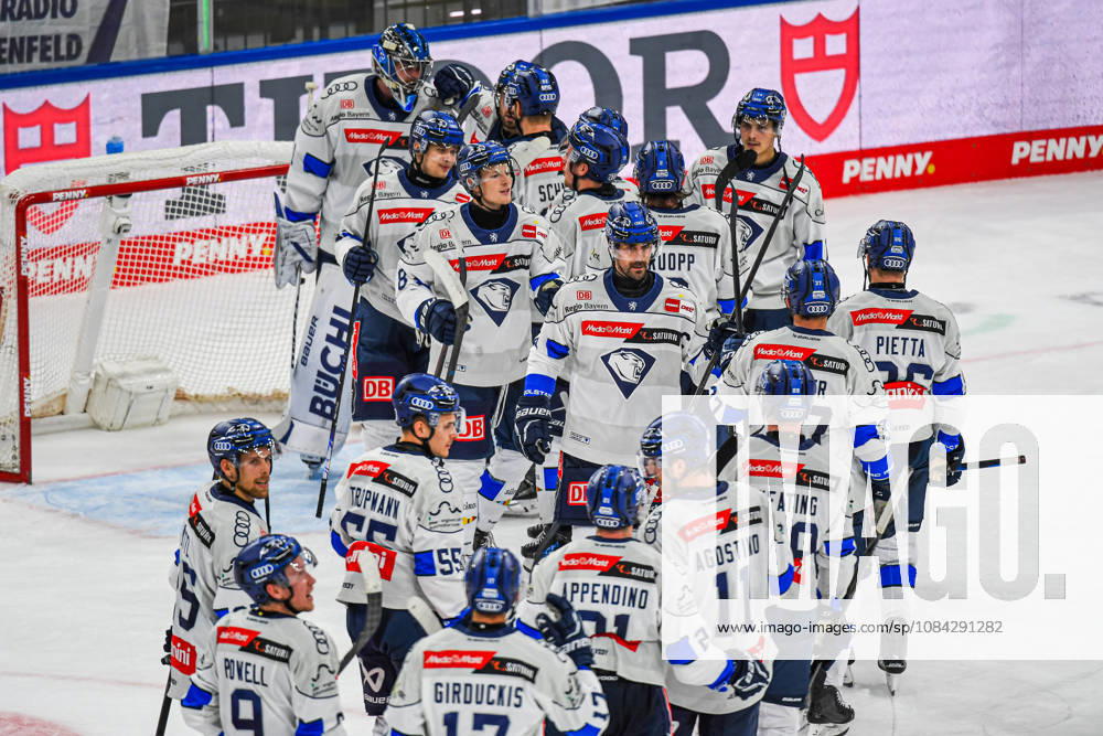 München, Deutschland. PENNY DEL, Deutsche Eishockey Liga, Saison 2026 27, 7. Spieltag: EHC Red Bull München gegen ERC Ingolstadt im SAP Garden in München. Ingolstadt beim Jubel, jubelnd, feiernd nach dem Enstand