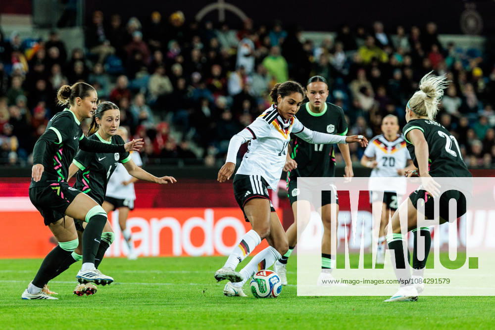 Cora Zicai (Germany, 14) controls the ball against Winonah Heatly (Australia, 3), Clare Wheeler (Australia, 6), Amy Sayer (Australia, 17) and Ellie Carpenter (Australia, 21) during the International Friendly, Länderspiel, Nationalmannschaft match between Germany vs. Australia at BBBank Wildpark on October 09, 2026 in Karlsruhe, Germany. Germany