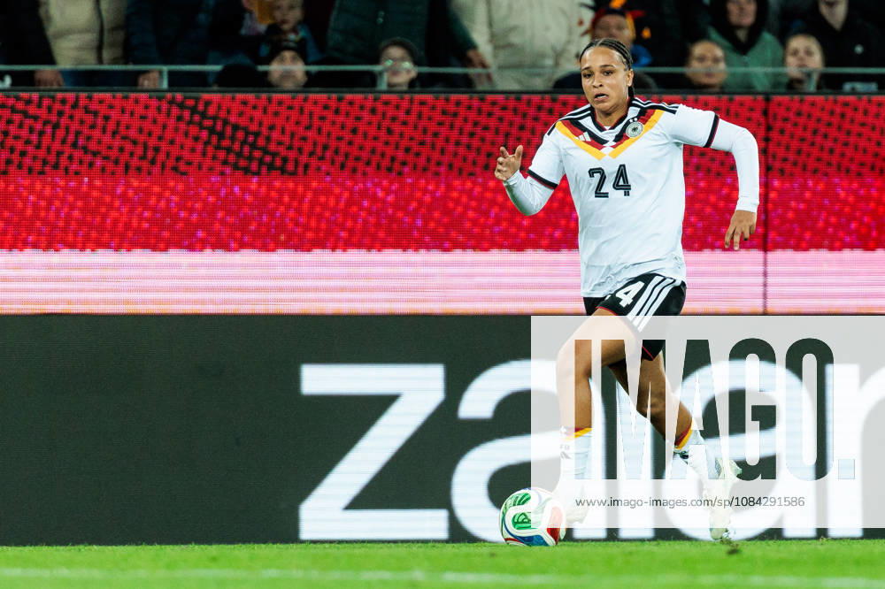 Lisa Baum (Germany, 24) controls the ball during the International Friendly, Länderspiel, Nationalmannschaft match between Germany vs. Australia at BBBank Wildpark on October 09, 2026 in Karlsruhe, Germany. Germany