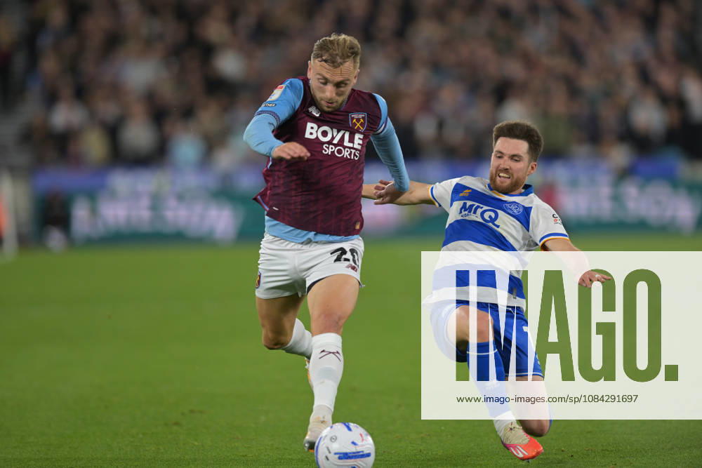 West Ham vs QPR Championship Jarrod Bowen of West Ham United and Paul Smyth of Queens Park Rangers during the West Ham vs Queens Park Rangers, EFL Championship match at the London Stadium Stratford. This image is for . Licence required from the Football DataCo for any other use. London The London Stadium UK