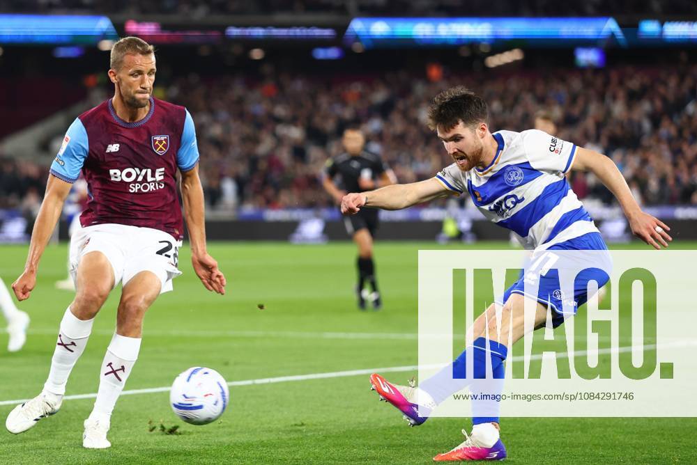 Paul Smyth of Queen Park Rangers under pressure from Tomas Soucek of West Ham United West Ham United v Queens Park Rangers, EFL Championship, Football, London Stadium, London, UK - 09 Oct 2026London London Stadium United Kingdom