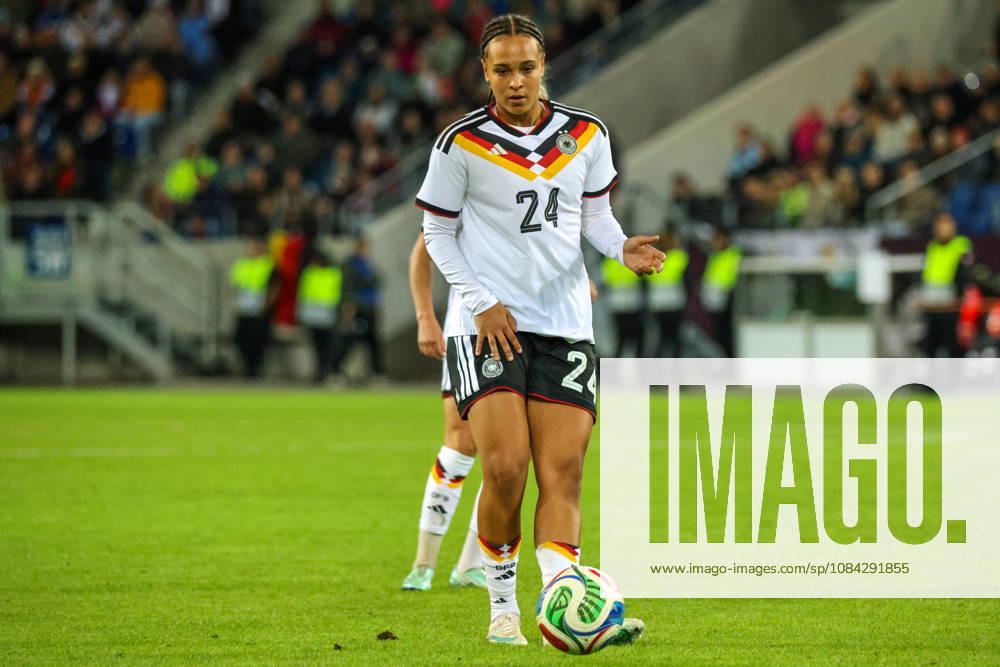 Karlsruhe, Deutschland: 09.10.2026 - Länderspiel Freundschaftsspiel - Deutschland Frauen vs. Australien Frauen Im Bild: Lisa Baum (Deutschland) debüttiert