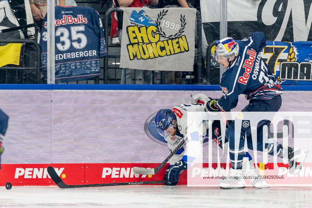 Kampf um den Puck Zweikampf zwischen Nicolas Appendino (ERC Ingolstadt, 21) und Veit Oswald (EHC Red Bull Muenchen, 27) GER, EHC Red Bull Muenchen vs. ERC Ingolstadt, DEL, Saison 2026 2027, 7. Spieltag, 09.10.2026. Foto: HMB Media Franz Feiner