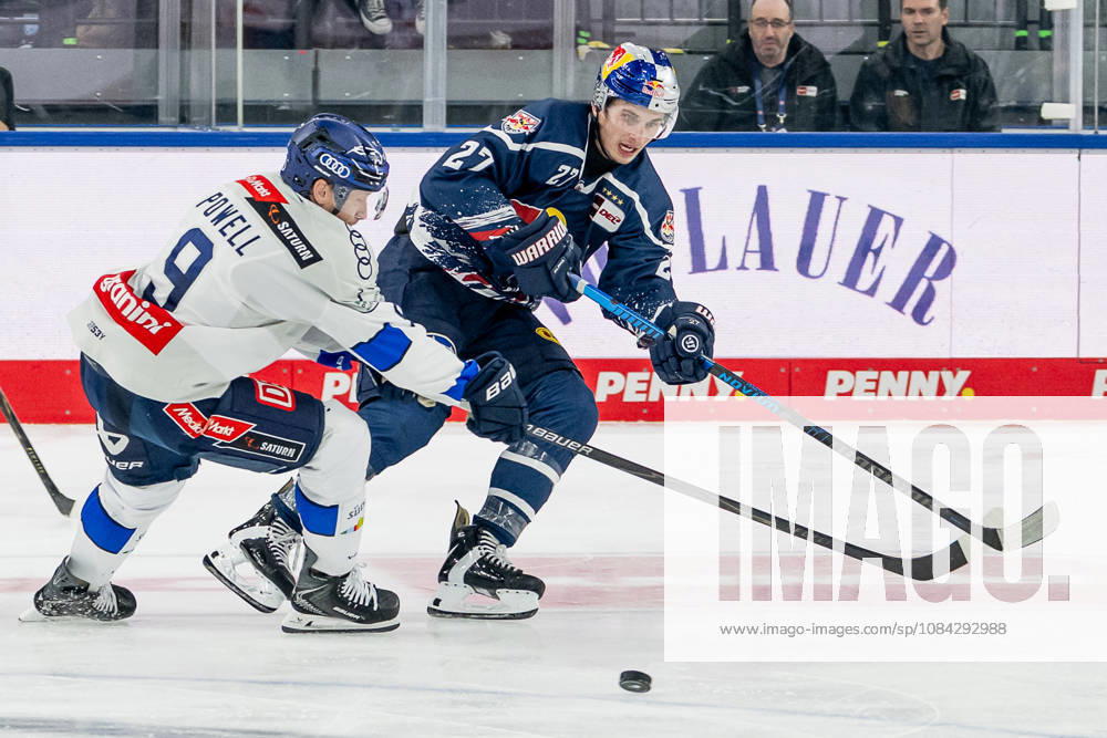 Kampf um den Puck Zweikampf zwischen Myles Powell (ERC Ingolstadt, 09) und Veit Oswald (EHC Red Bull Muenchen, 27) GER, EHC Red Bull Muenchen vs. ERC Ingolstadt, DEL, Saison 2026 2027, 7. Spieltag, 09.10.2026. Foto: HMB Media Franz Feiner